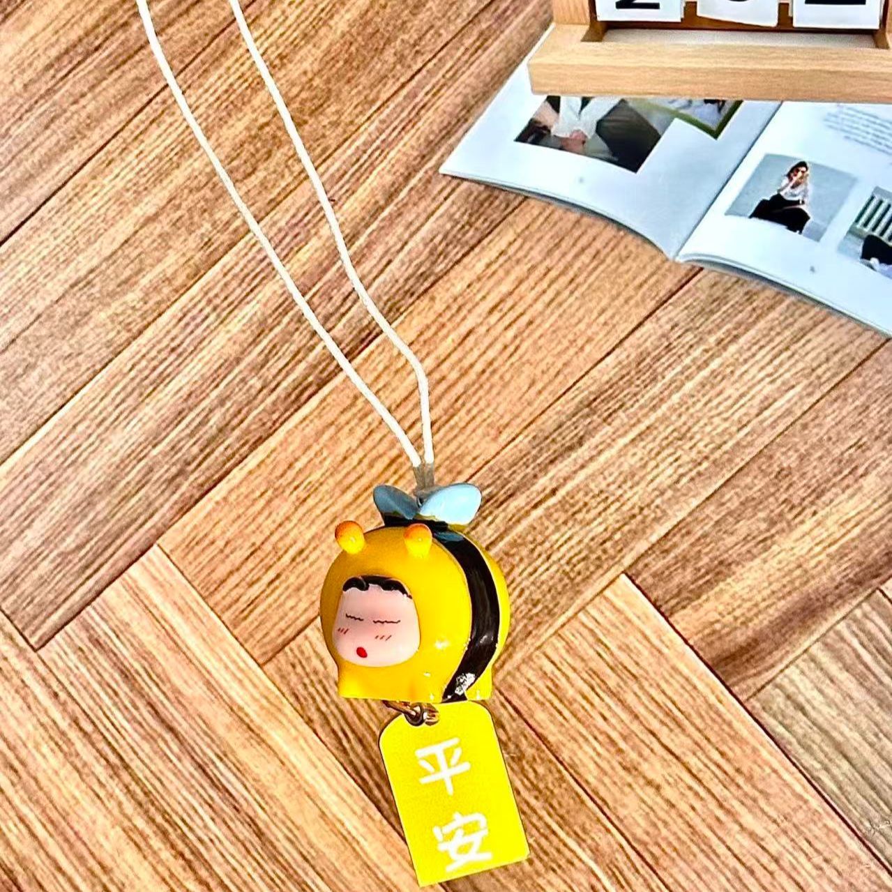 Crayon Shin-chan Bee Cosplay F - Tech Car Accessories recension och pris